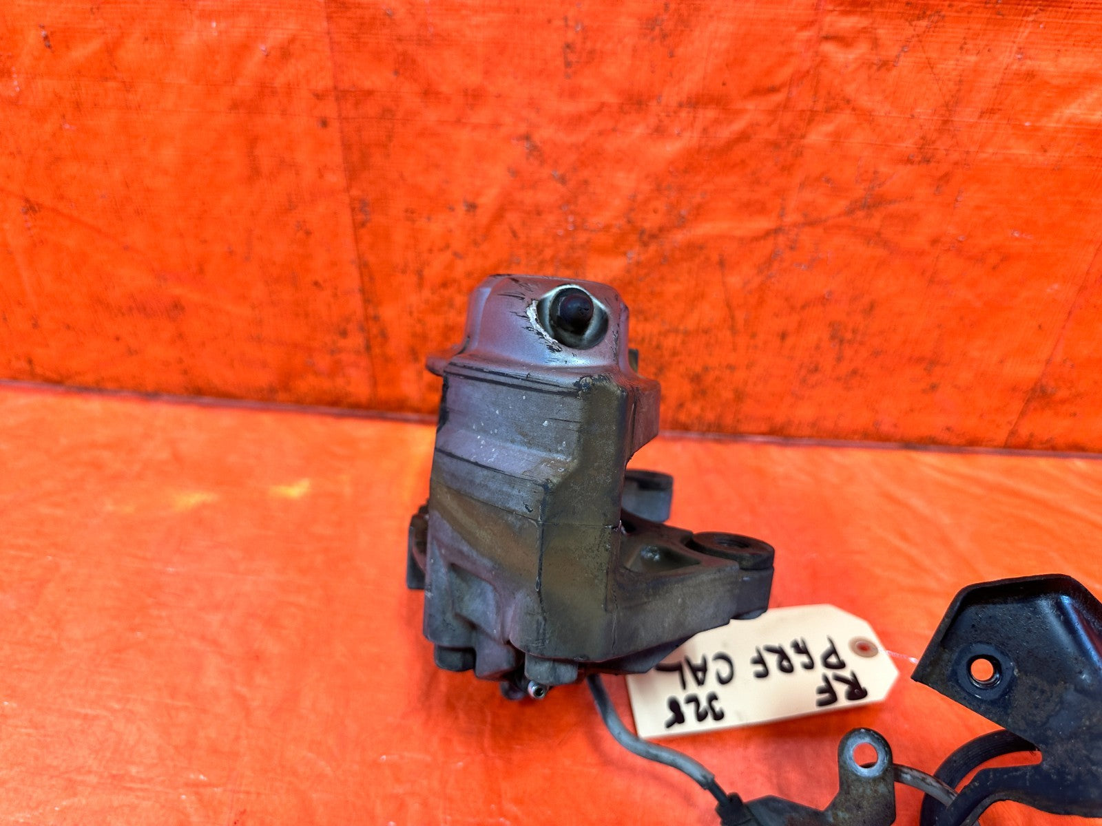 08 15 G37 Q60 14 23 Q50 SPORT   AKEBONO   PASSENGER RIGHT FRONT CALIPER OEM 3283