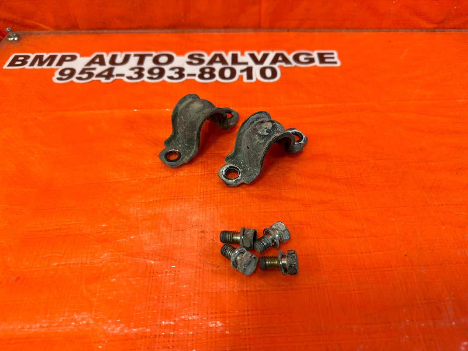 04 08 ACURA TSX   LEFT & RIGHT REAR SWAY BAR BRACKETS & BUSHINGS   OEM #2558