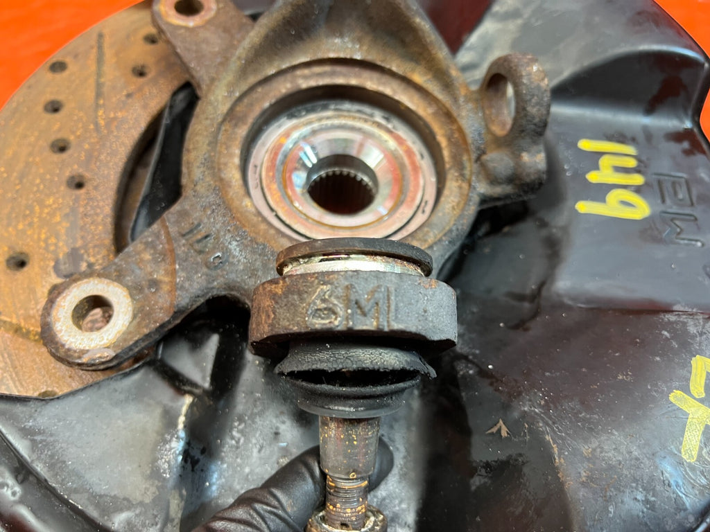 02 04 ACURA RSX TYPE S   DRIVER LEFT FRONT SPINDLE KNUCKLE HUB   OEM OE #1498