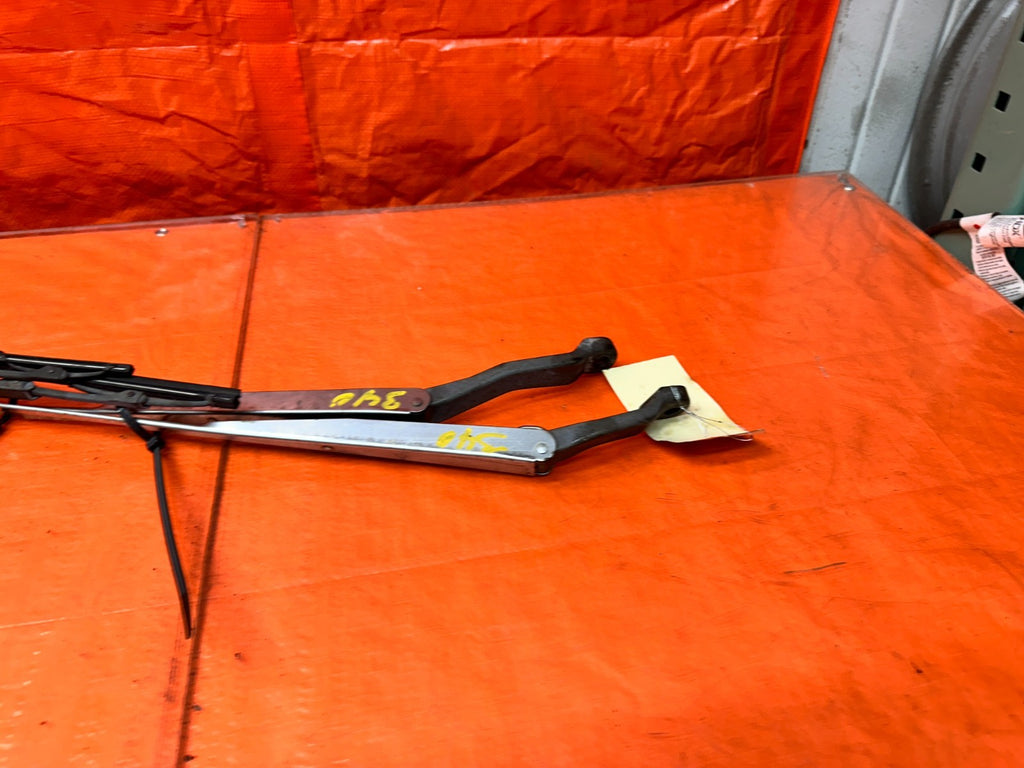 94-01 ACURA INTEGRA FRONT WINDSHIELD WIPER ARMS PAIR LEFT RIGHT OEM #3405