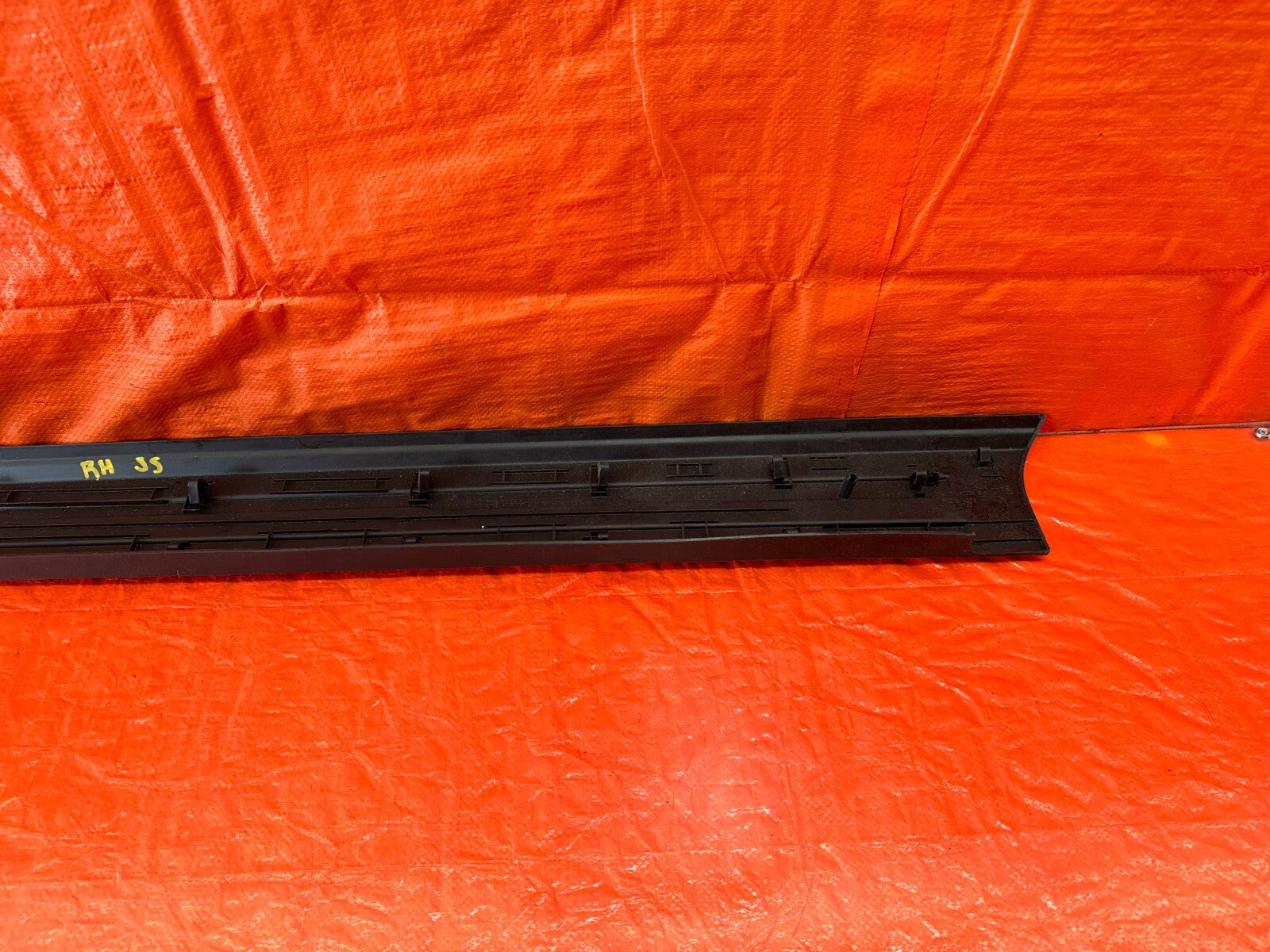 15 20 FORD F 150   PASSENGER RIGHT SIDE REAR BED RAIL CAP FL34 8429140 ADW   OEM8