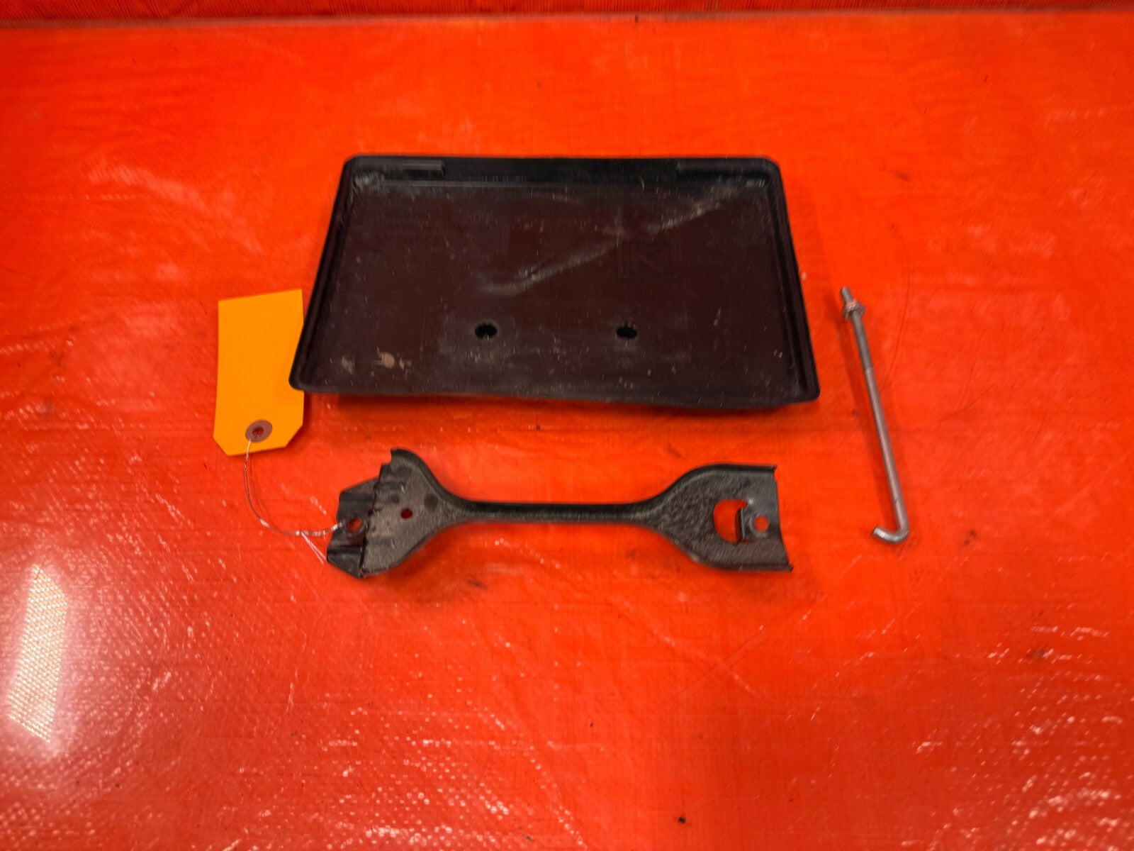 13 16 SCION FRS   17 20 86 13 20 BRZ   BATTERY TRAY PLASTIC AND TIE DOWN   OEM #1