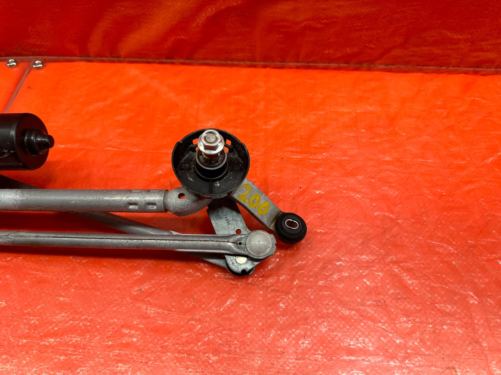 14 20 INFINITI Q50 & 17 20 Q60   WINDSHIELD WIPER MOTOR W/ LINKAGE   OEM #2004