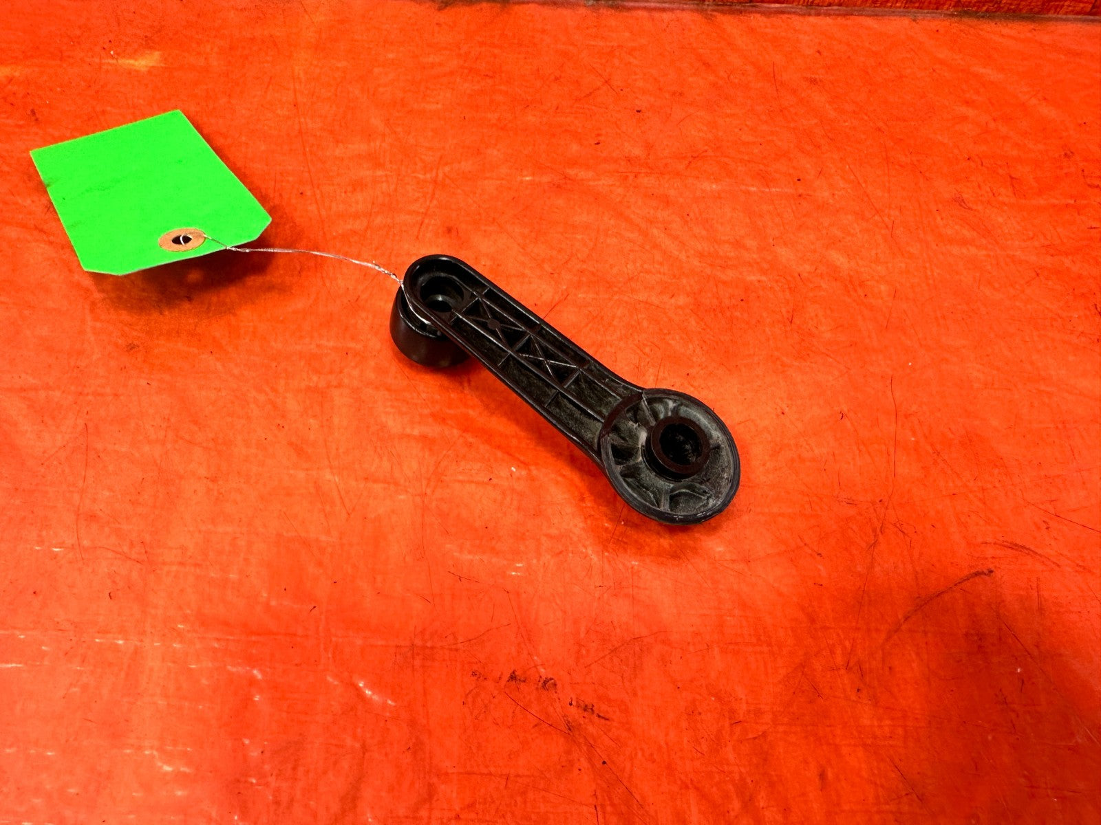 90 91 HONDA CIVIC HATCHBACK   DRIVER LEFT WINDOW CRANK ROLL UP HANDLE   OEM 3173