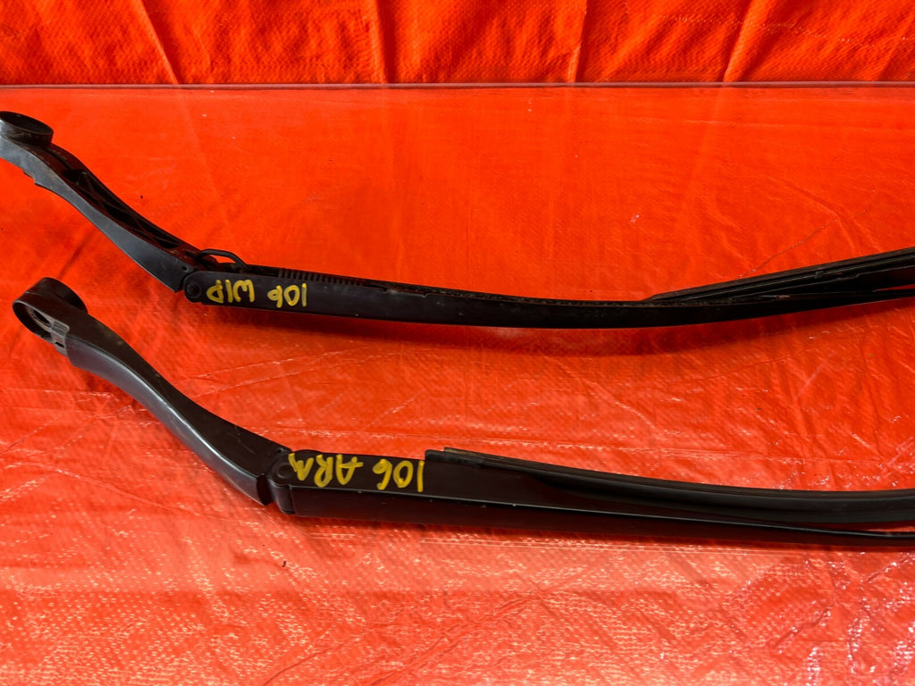 04 08 ACURA TL   WINDSHIELD WIPER ARMS   LEFT AND RIGHT ARM SET   OEM OE #1065