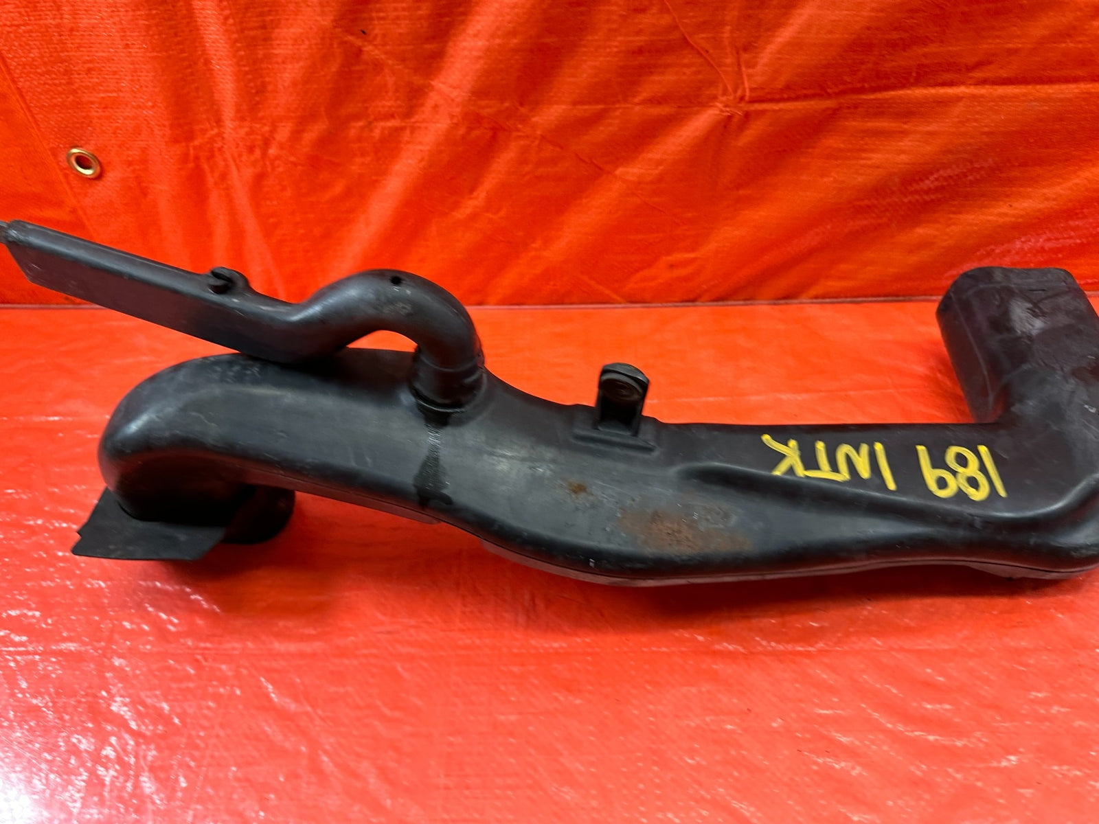 92 93 ACURA INTEGRA   INTAKE SNORKEL SECOND INLET PIPE B   OEM FACTORY #1899