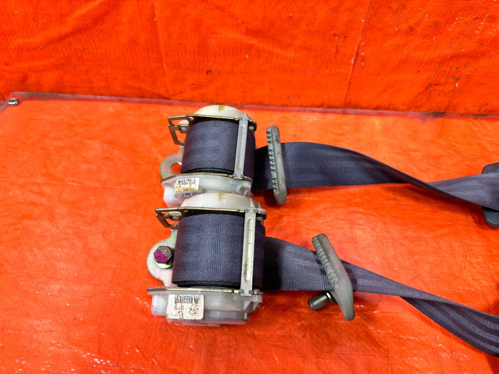 96 00 HONDA CIVIC 4D SEDAN   REAR BACK SEAT   SEAT BELTS LEFT AND RIGHT OEM 2971