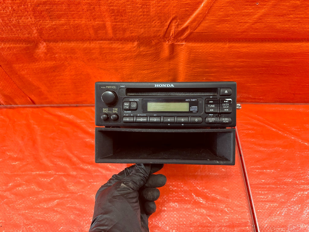96 00 HONDA CIVIC   AM FM RADIO STEREO CD PLAYER   OEM FACTORY #1958