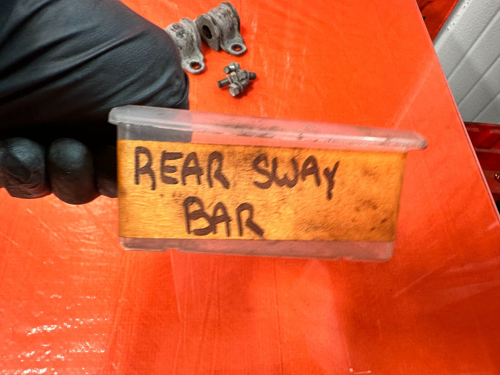 04 08 ACURA TSX   LEFT & RIGHT REAR SWAY BAR BRACKETS & BUSHINGS   OEM #2758