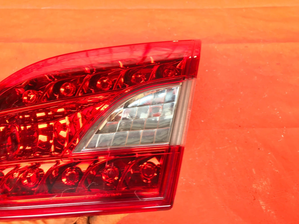 OEM 2013 2014 2015 NISSAN SENTRA PASSENGER RIGHT INNER TRUNK TAIL LIGHT LAMP R .1
