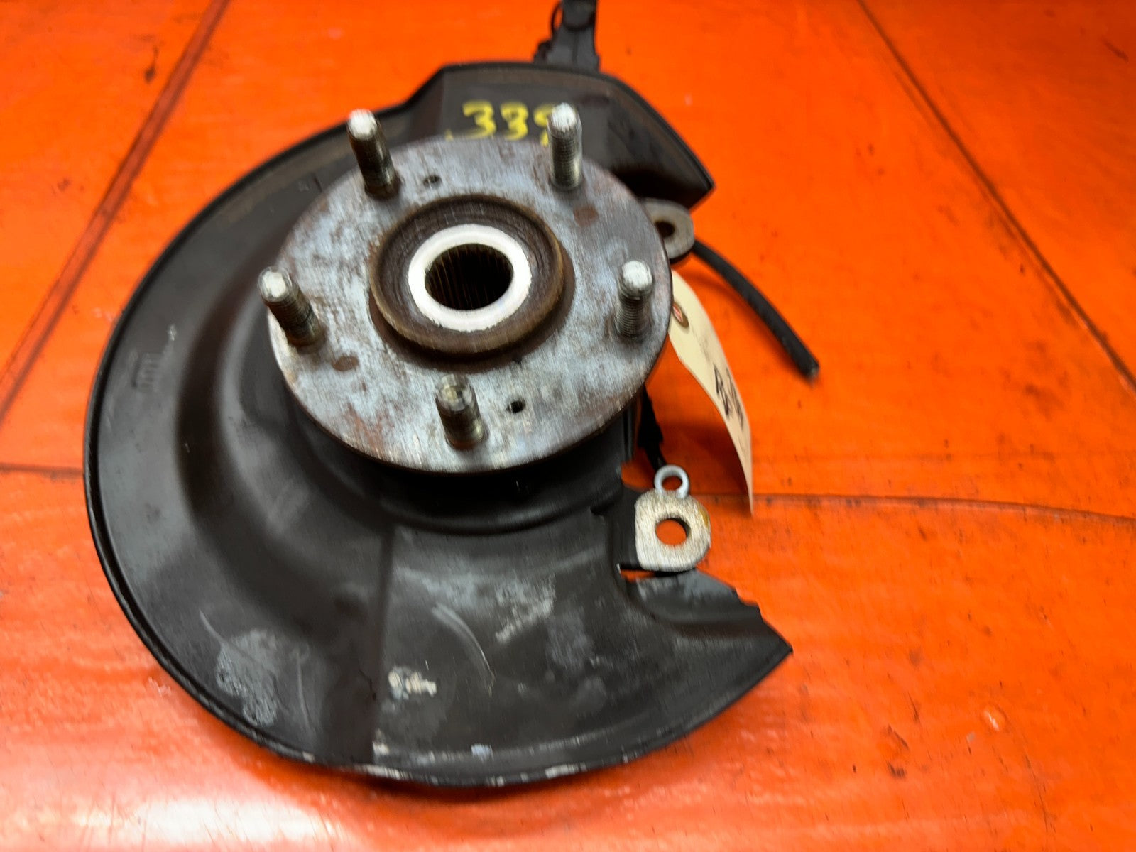 04-05 ACURA TSX 2.4L FRONT RIGHT PASSENGER SPINDLE KNUCKLE HUB OEM #3395