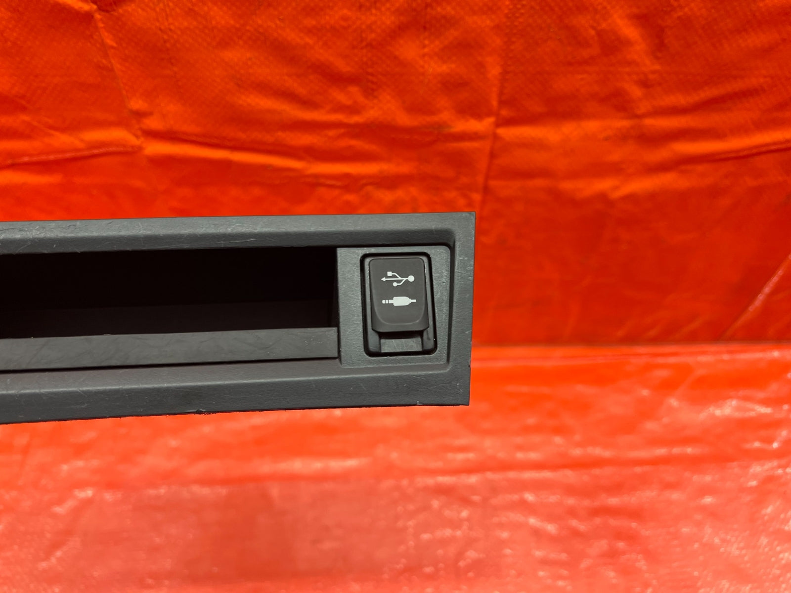 13 16 SCION FRS   STORAGE TRAY COMPARTMENT BOX POCKET W/ HEADHPONE JACK OEM #1644