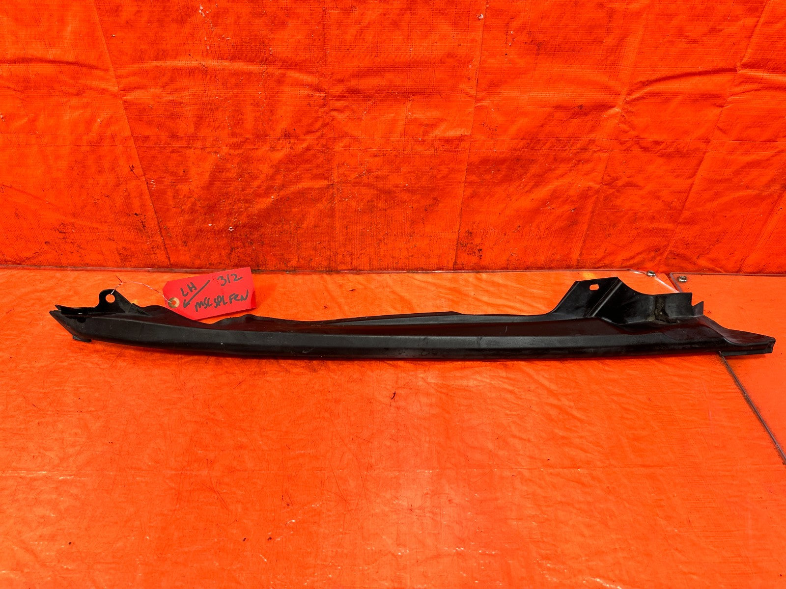 04 05 ACURA TSX   TOP OF THE FENDER   DRIVER LEFT TRIM PLASTIC   OEM #3120