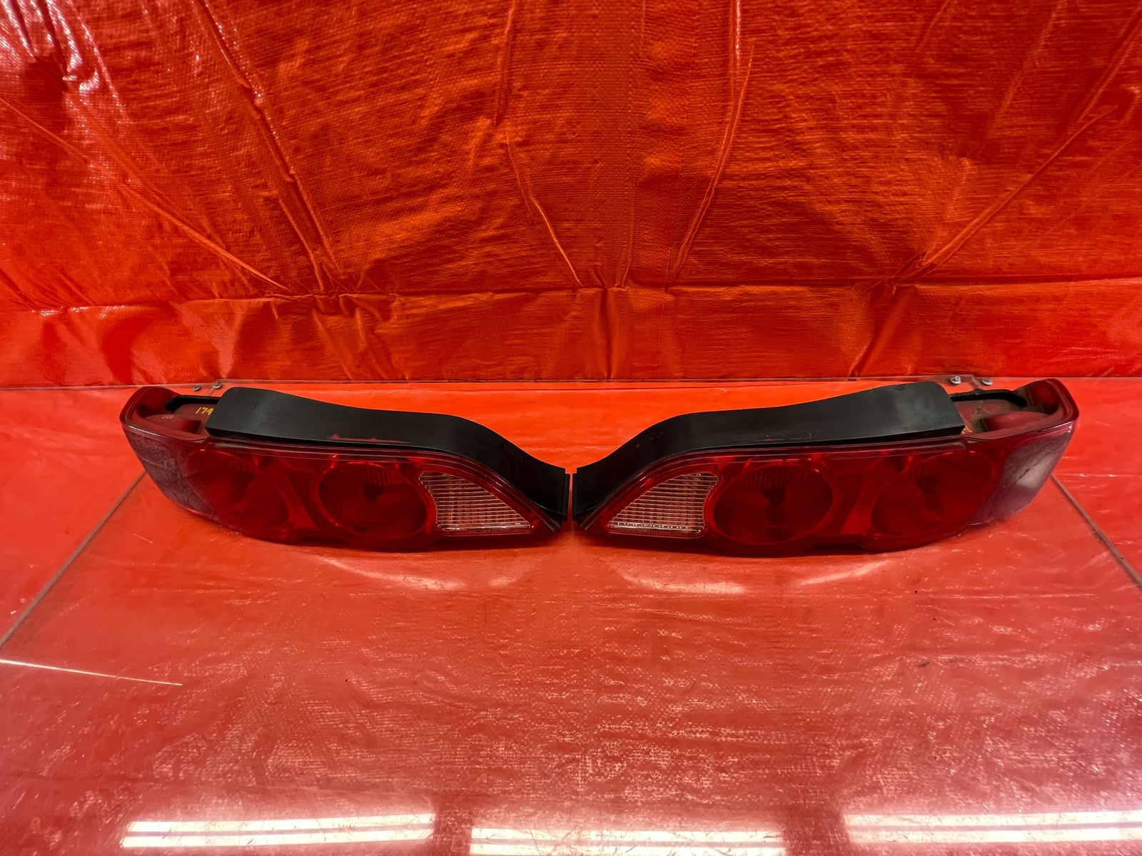 02 04 ACURA RSX   REAR BUMPER COVER LOWER FENDER TRIM LEFT RIGHT   OEM #17915