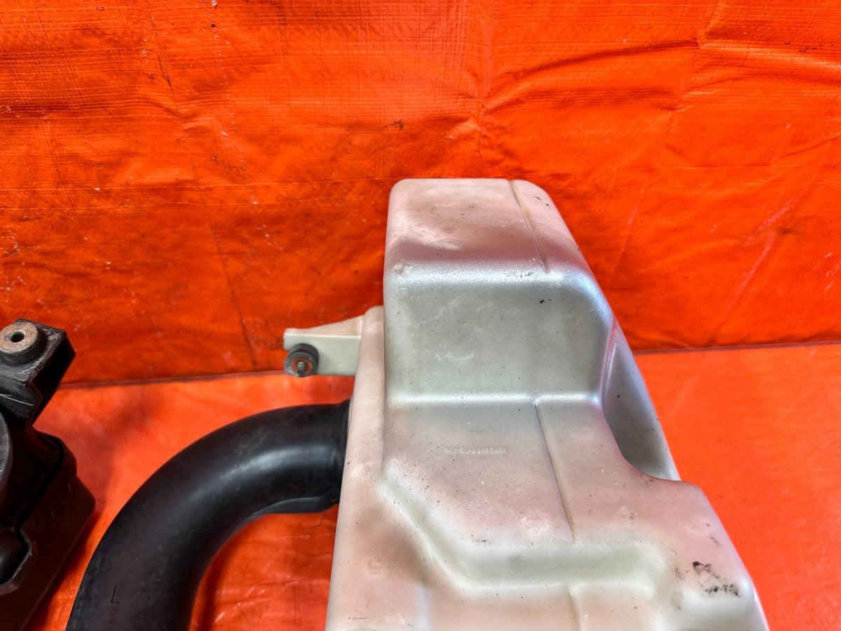 94-01 ACURA INTEGRA NON VTEC FACTORY AIR INTAKE FILTER BOX HOUSING W ARM OEM 3091