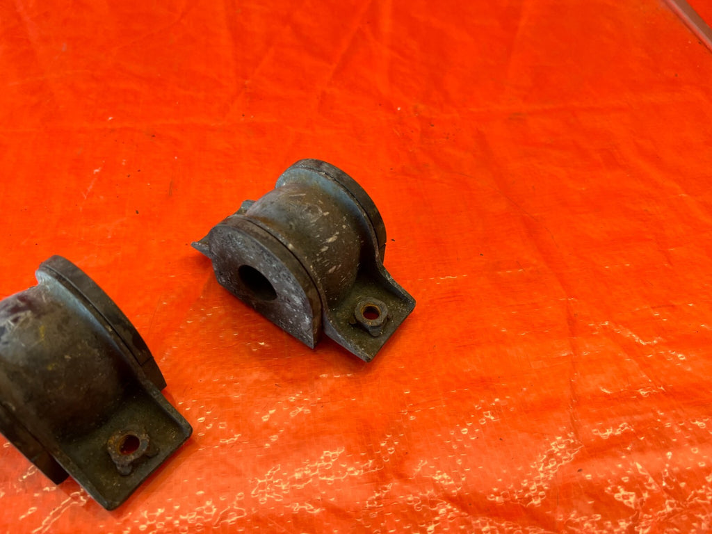 09 14 ACURA TSX   SWAY BAR MOUNTING BRACKET SET LEFT RIGHT BRACKETS   OEM #1584