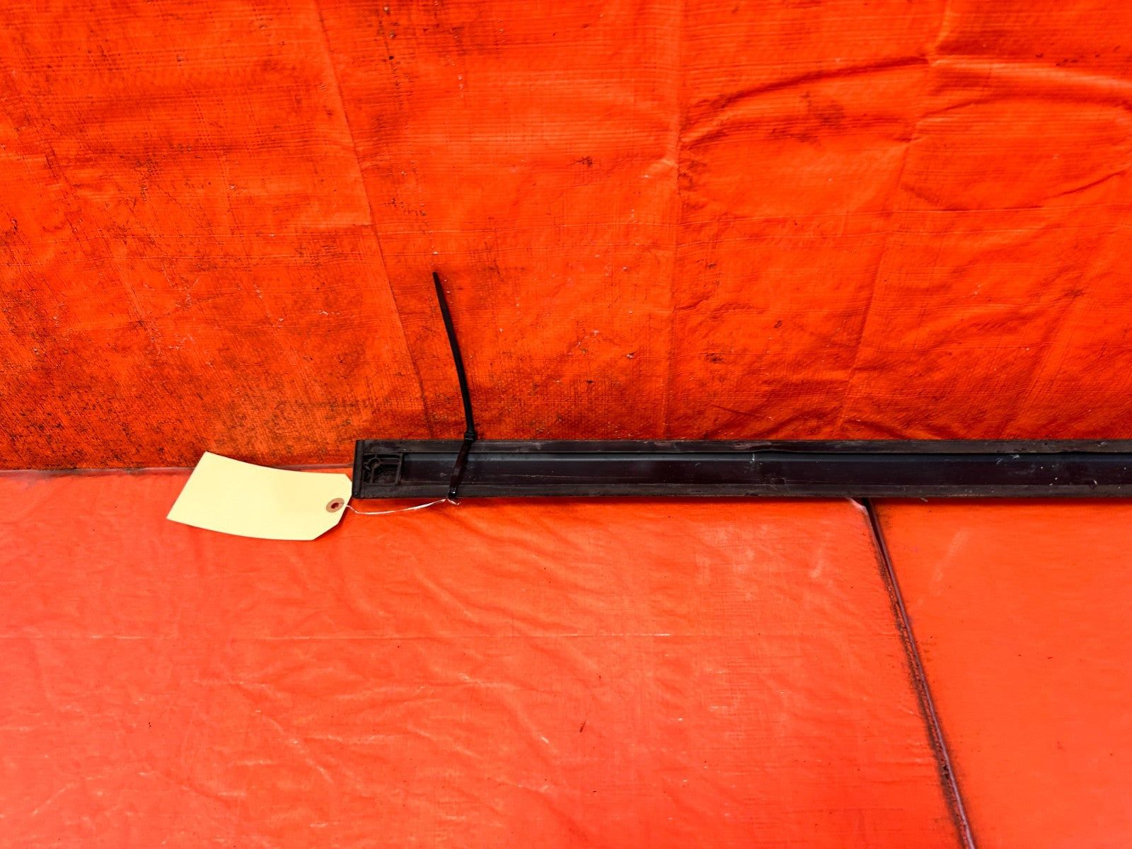 90 91 HONDA CIVIC HATCHBACK   DRIVER LEFT DOOR MOLDING IMPACT STRIP   OEM #32514