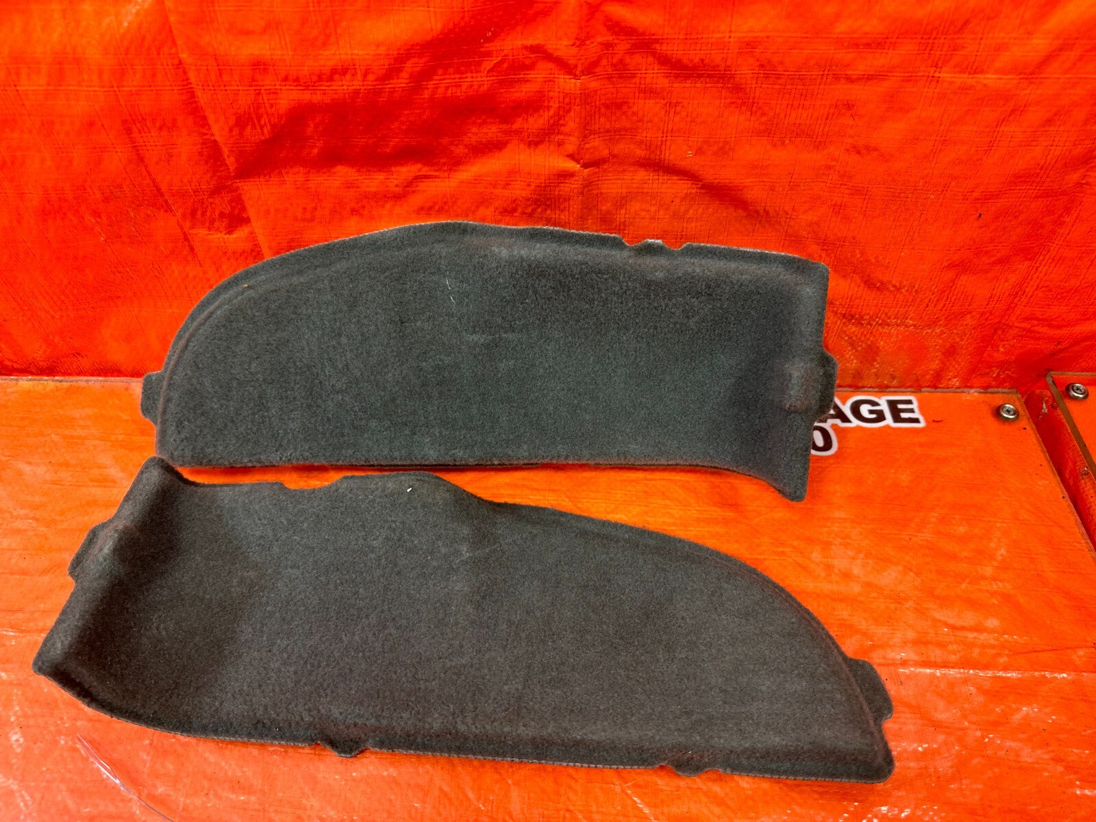 02 06 ACURA RSX   PASSENGER RIGHT TAIL LIGHT LAMP BULB COVER TRIM TAN   OEM #2542