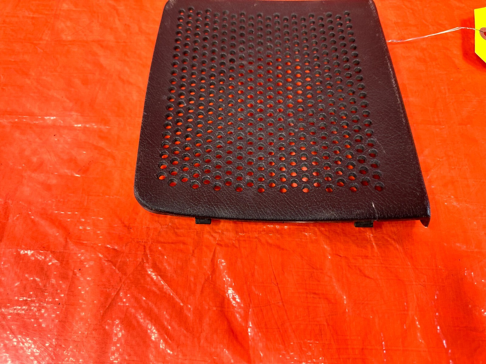 88 91 HONDA CRX   PASSENGER RIGHT DOOR PANEL SPEAKER COVER TRIM PLASTIC OEM 2771