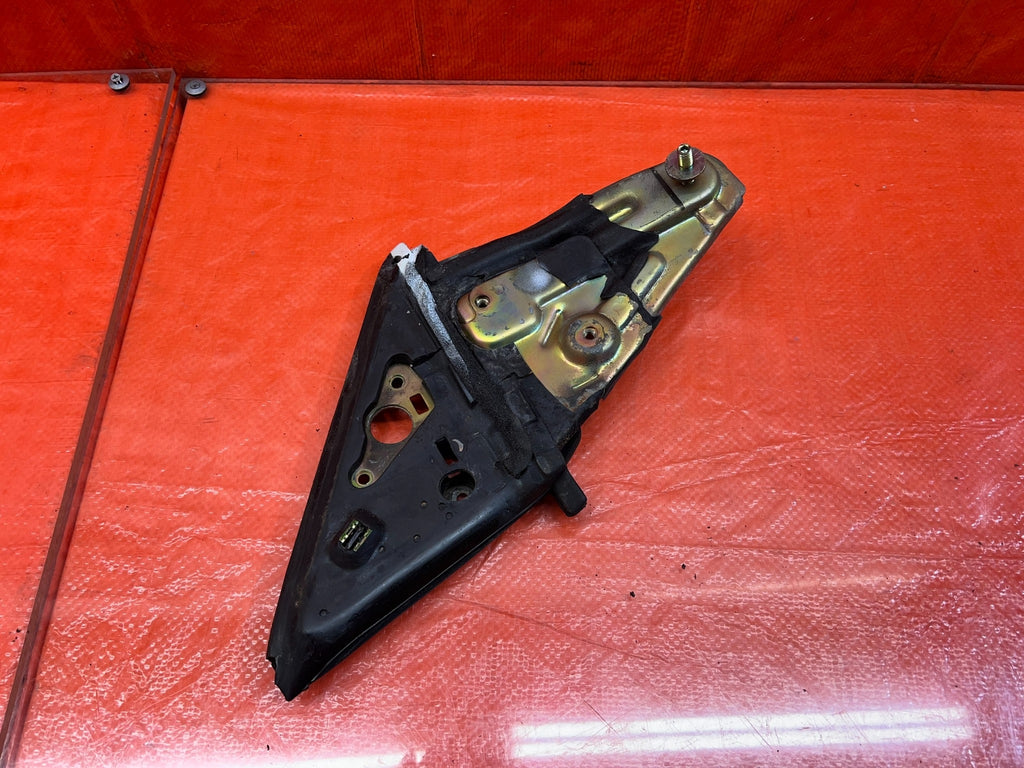94 01 ACURA INTEGRA SEDAN   DRIVER LEFT DOOR SASH HOLDER   OEM #1657
