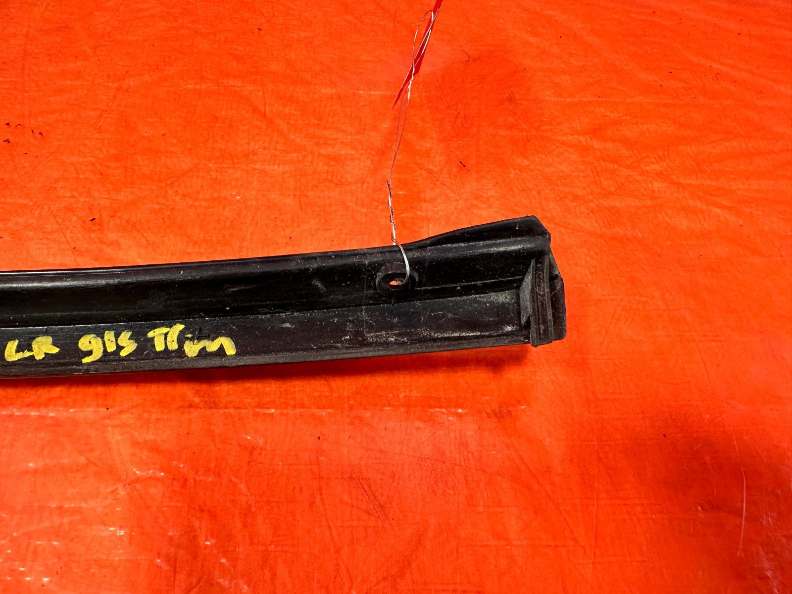 90 91 HONDA CIVIC HATCHBACK   LEFT CENTER PILLAR TRIM    73840 SH0 A10   OEM 3256