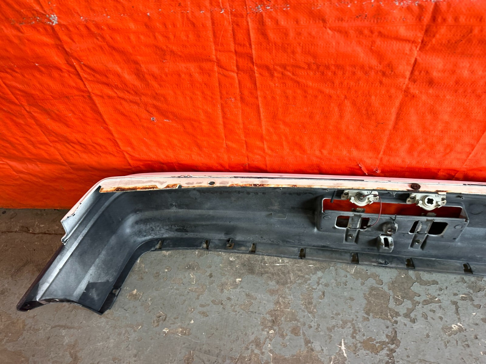 88 89 HONDA CRX   REAR BUMPER COVER   WHITE COLOR   OEM FACTORY #24315
