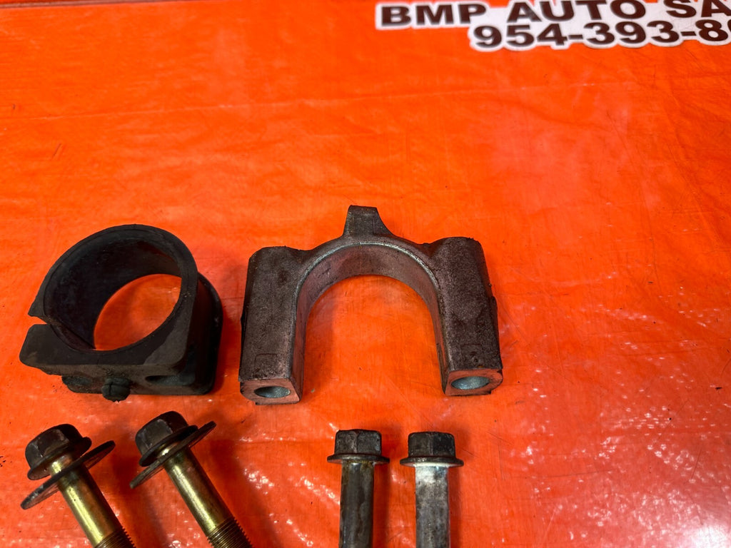 02 10 LEXUS SC430   POWER STEERING RACK BOLTS BRACKETS HARDWARE   OEM #2615