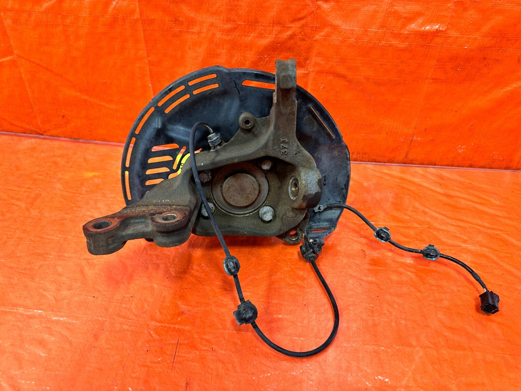 13 16 SCION FRS BRZ 86   PASSENGER RIGHT FRONT SPINDLE KNUCKLE HUB   OEM #2933
