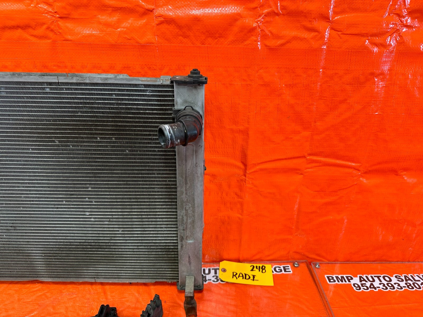08 15 INFINITI G37 & Q60   6 SPEED MANUAL ONLY   RADIATOR W/ BOTH FANS OEM #2485