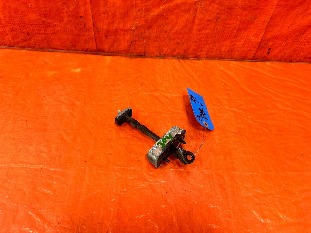 04 08 ACURA TSX   DRIVER LEFT REAR DOOR CHECKER HINGE ARM STOPPER   OEM #3041