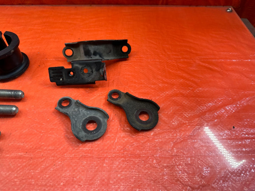 08 12 HONDA ACCORD SEDAN   POWER STEERING RACK BRACKETS HARDWARE OEM #2399