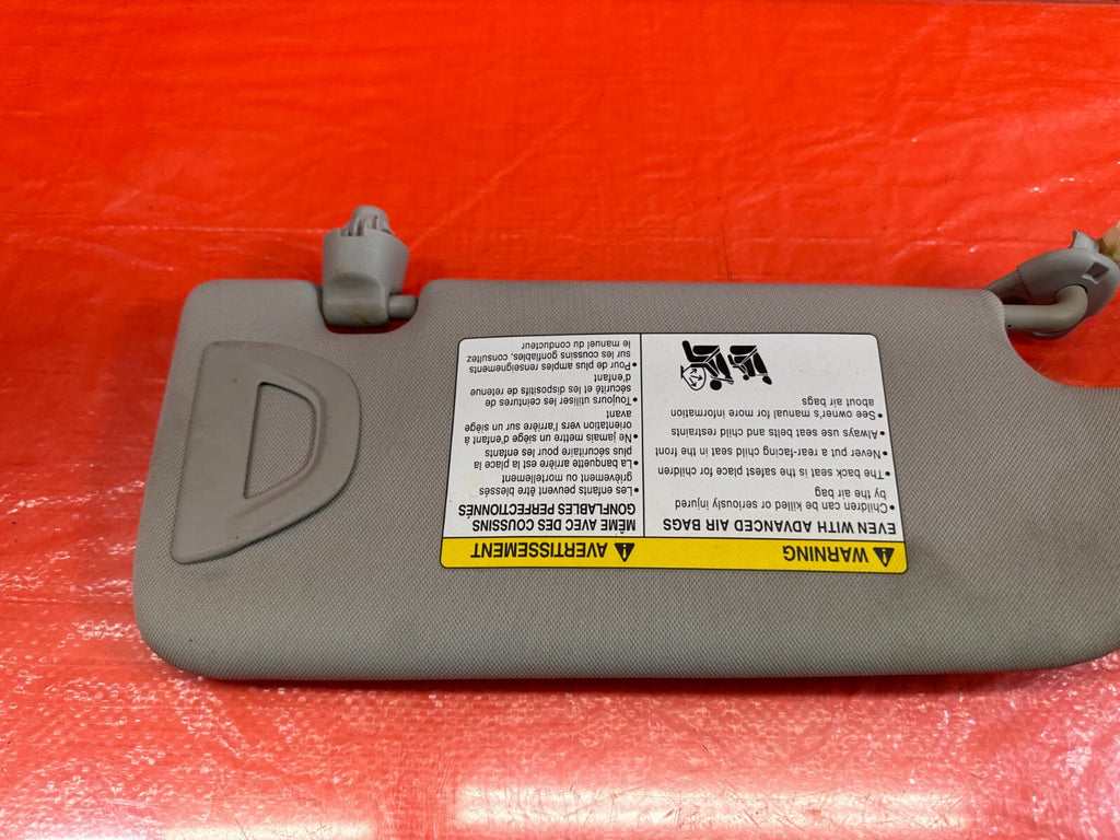 17 20 INFINITI Q50 / 17 20 Q60   SUNROOF MODEL   SUN VISOR   DRIVER LEFT OEM 1856