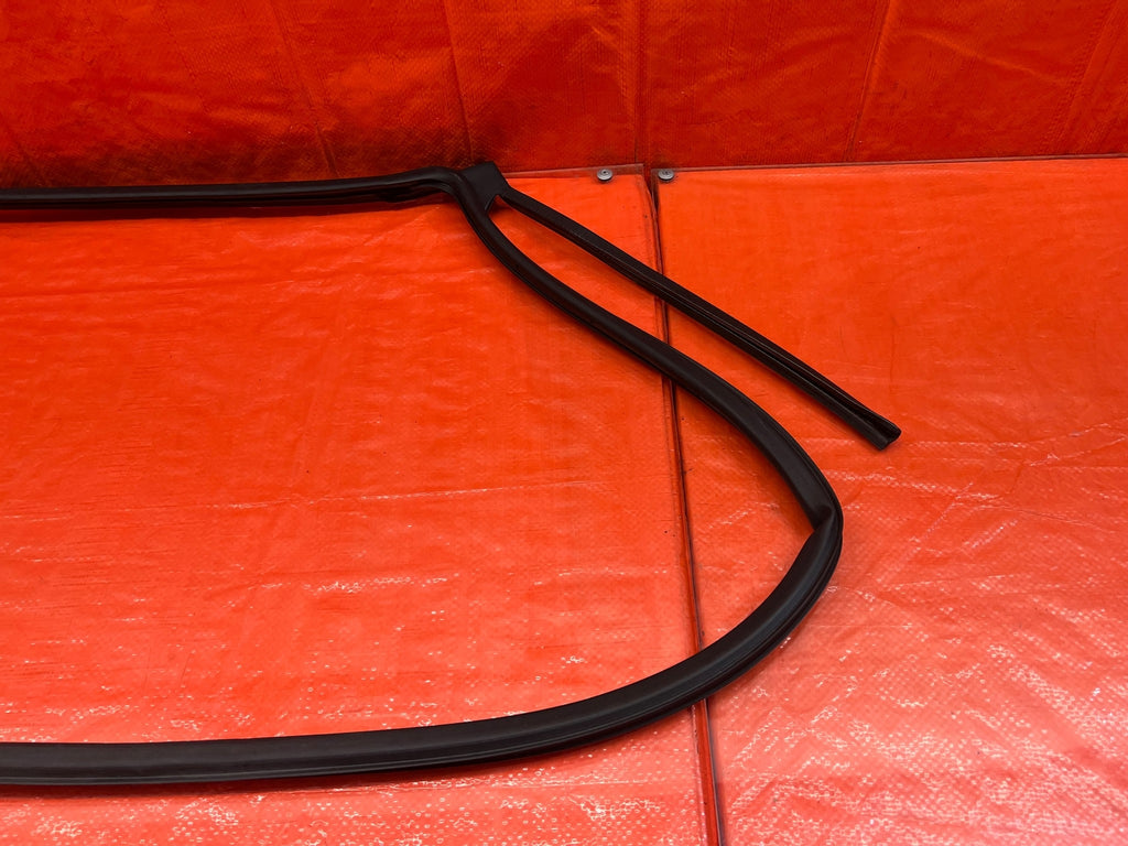 09 14 ACURA TSX   DRIVER LEFT REAR DOOR   WEATHER STRIP TRIM SEAL GASKET OEM 2334