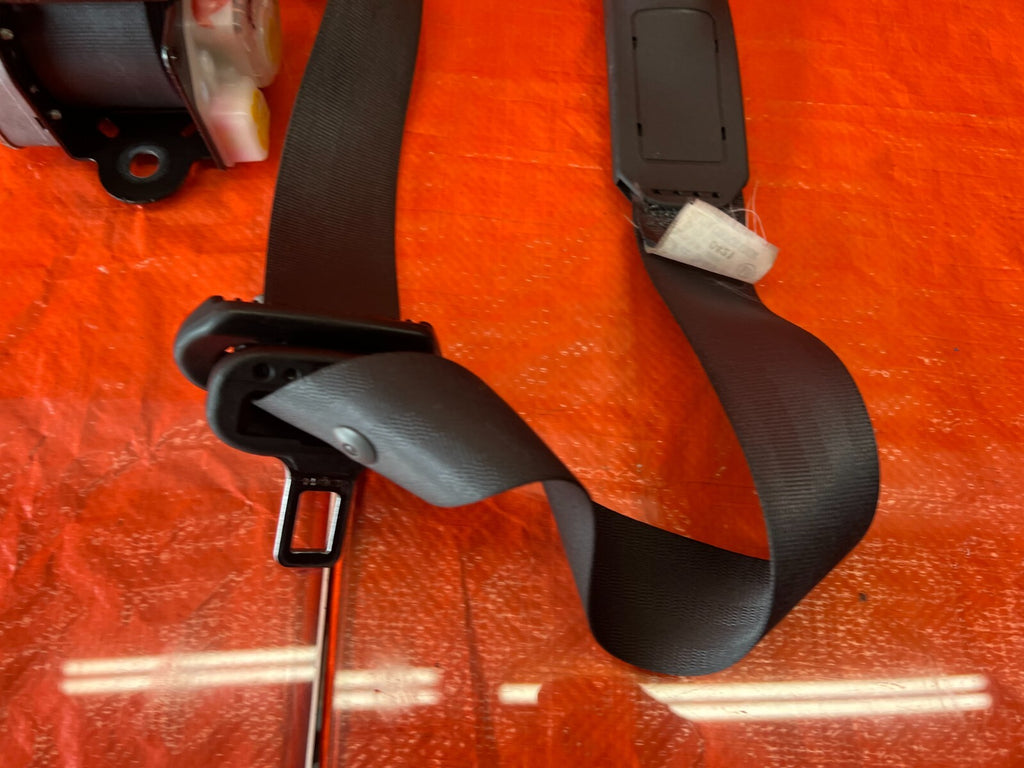 02 06 ACURA RSX   SEAT SAFETY BELT   PASSENGER RIGHT SIDE   BLACK COLOR OEM #1266
