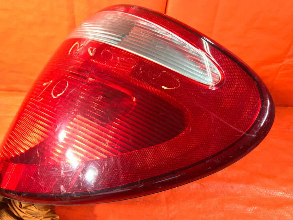 OEM 2003 03 DODGER CARAVAN PASSENGER RIGHT TAIL LIGHT LAMP R RH 3