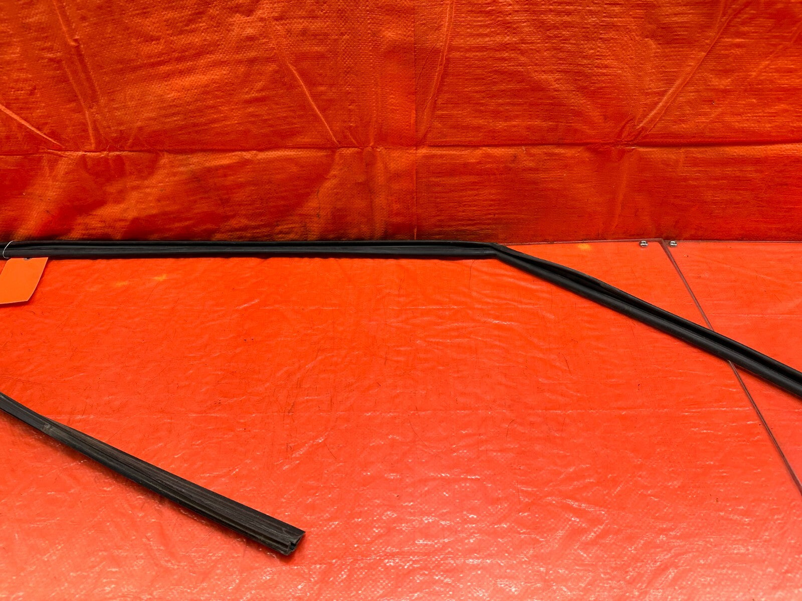 08 12 HONDA ACCORD SEDAN   RIGHT FRONT WINDOW GLASS RUN CHANNEL OEM #2393