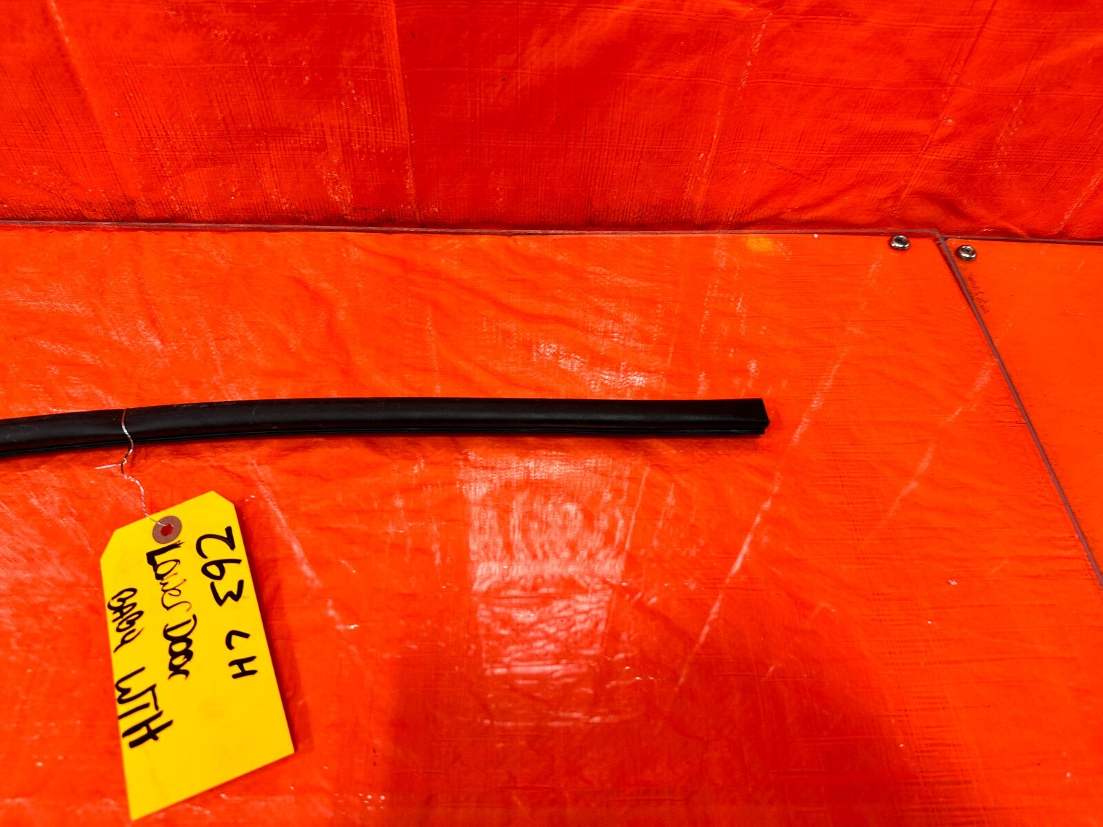 97 01 HONDA PRELUDE   DRIVER LEFT LOWER DOOR WEATHER STRIP SEAL   OEM #2634