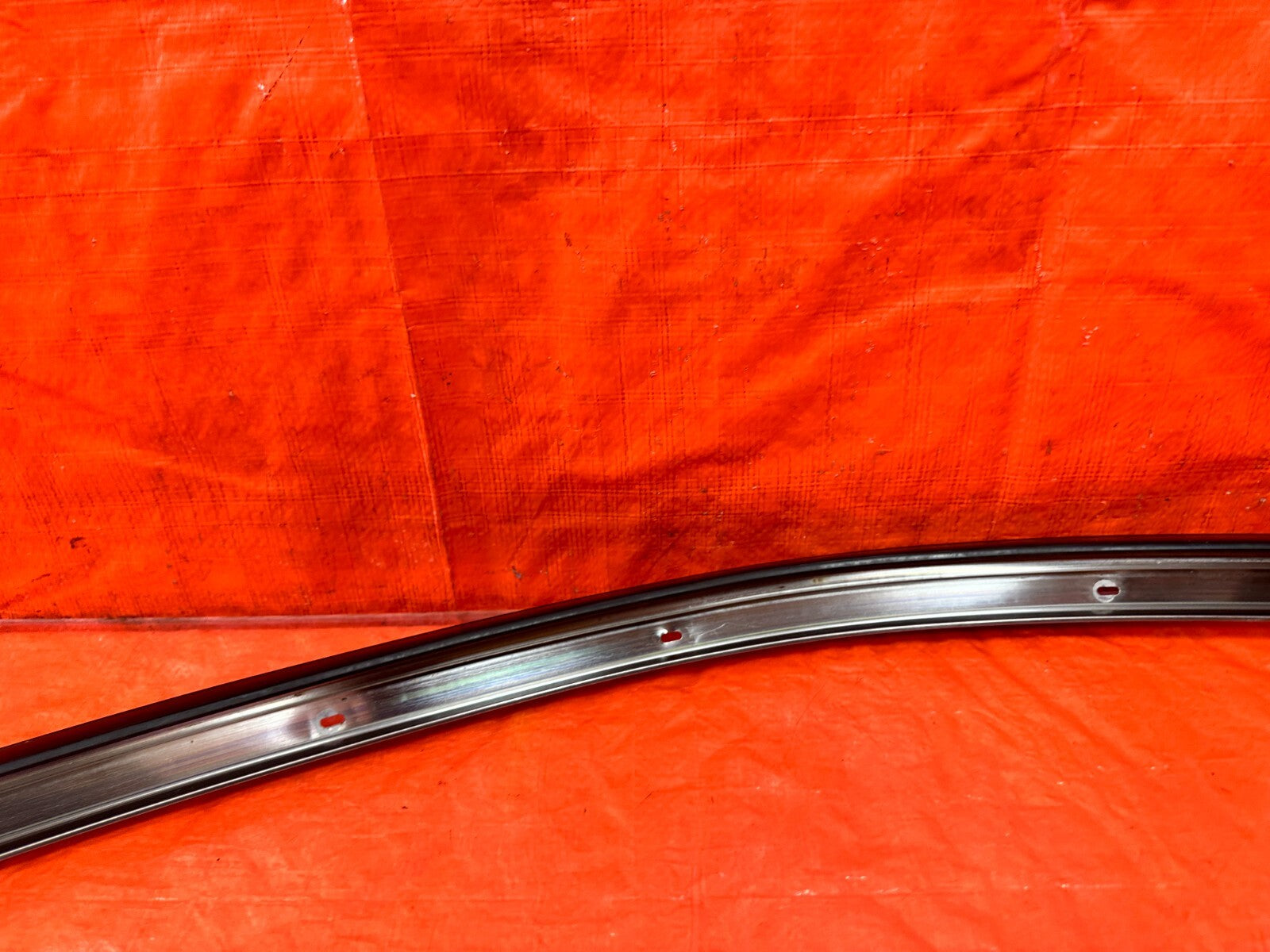 FRS BRZ & 86   PASSENGER RIGHT UPPER GLASS TRIM DRIP  RETAINER   OEM #2939