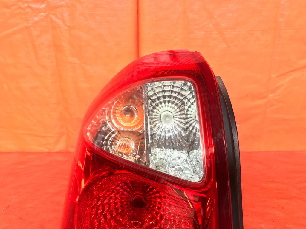 OEM 2007 2008 2009 KIA SPECTRA 5DR HATCHBACK DRIVER LEFT TAIL LIGHT LAMP 07 082