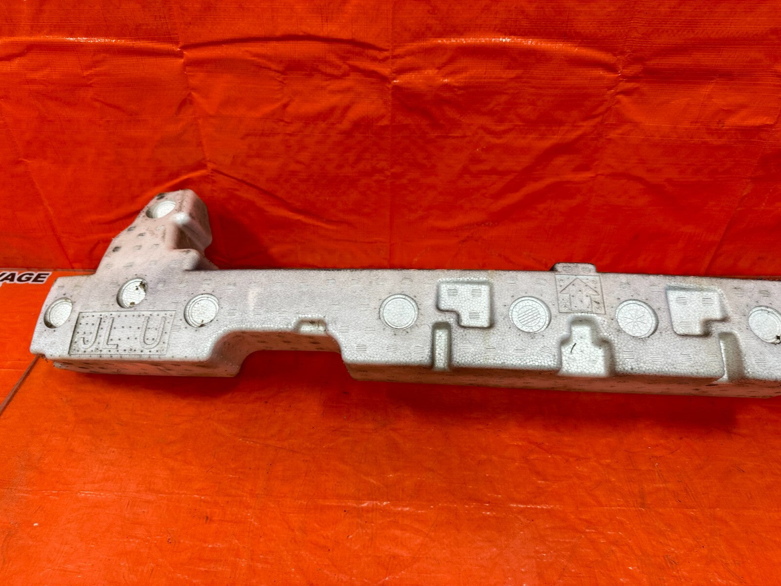 08 15 INFINITI G37 & Q60 COUPE   FRONT BUMPER STYROFOAM FOAM ENERGY ABSORBER 2484