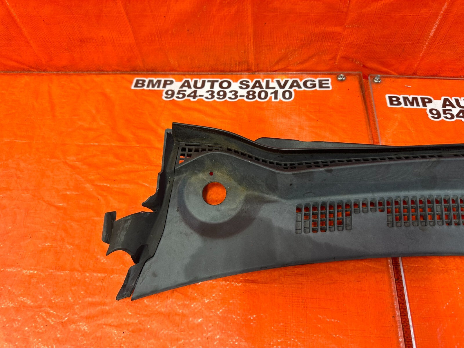 02 05 HONDA CIVIC SI EP3 HATCH   WIPER COWL TRIM   DRIVER LEFT SIDE OEM #2586