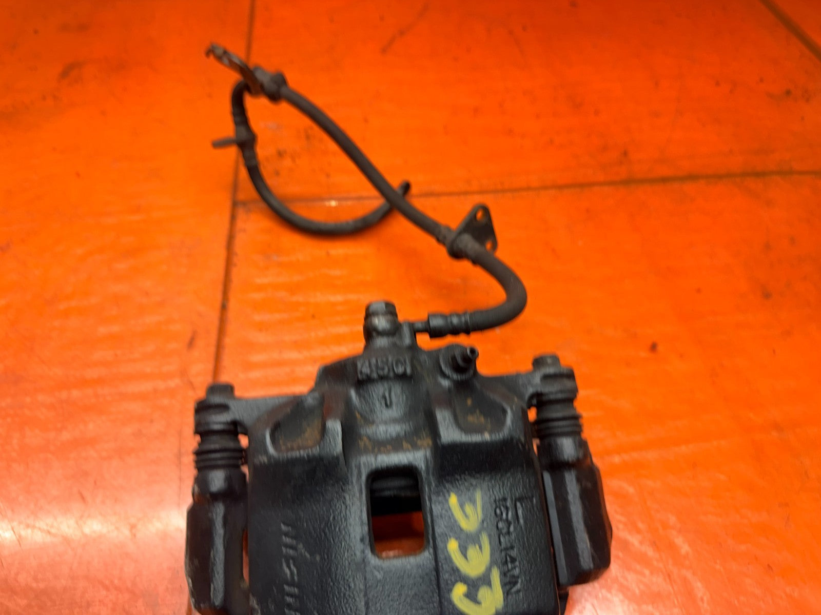 92 95 HONDA CIVIC 1.6L DRIVER LEFT FRONT BRAKE CALIPER WITH BRACKET OEM #3338