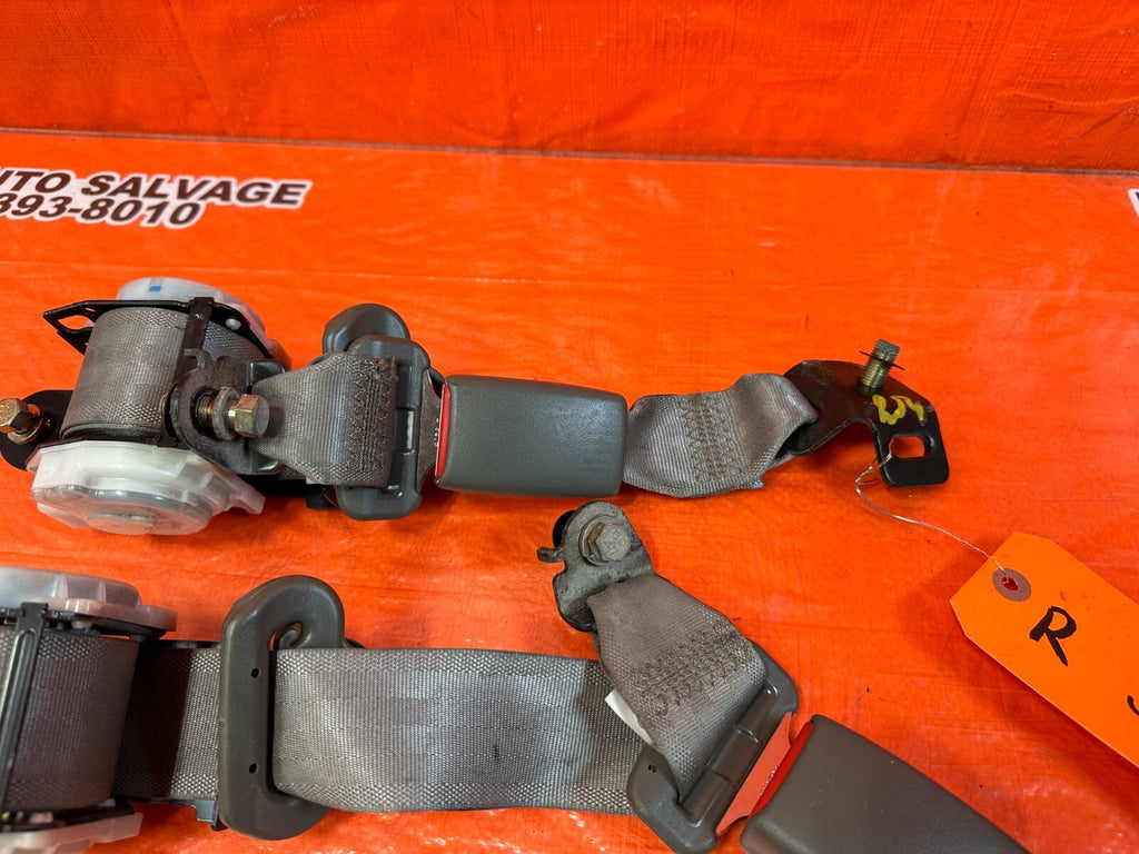 02 06 ACURA RSX TYPE S & BASE   REAR SEAT BELT SET LEFT RIGHT TAN GRAY OEM #2542