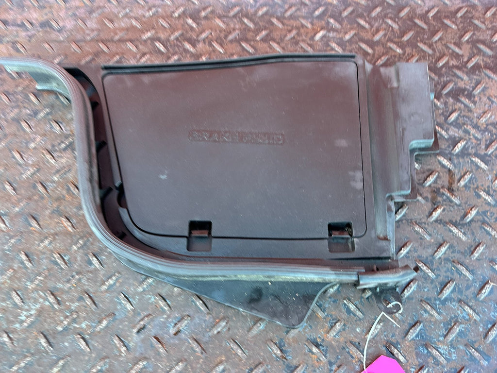 08 15 INFINITI G37 COUPE & CONVERTIBLE   BRAKE FLUID COVER PLASTIC TRIM OEM 2784