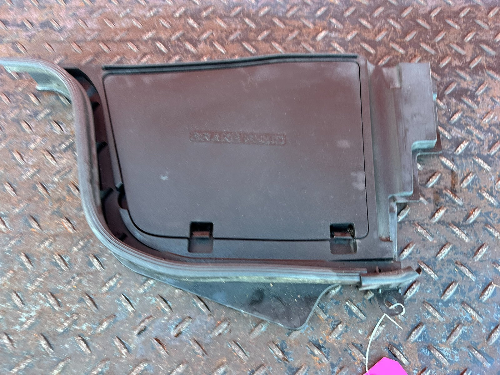 08 15 INFINITI G37 COUPE & CONVERTIBLE   BRAKE FLUID COVER PLASTIC TRIM OEM 2784