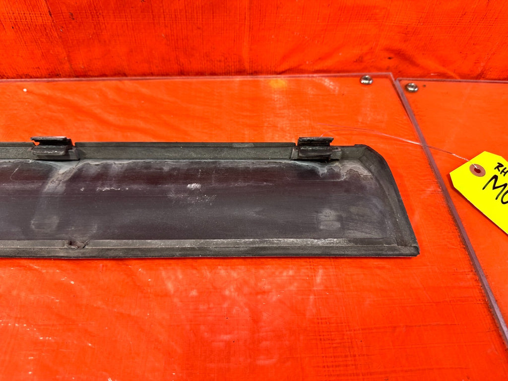 88 89 HONDA CRX   RIGHT   LOWER DOOR MOLDING TRIM INSERT LINER LINING OEM #27711