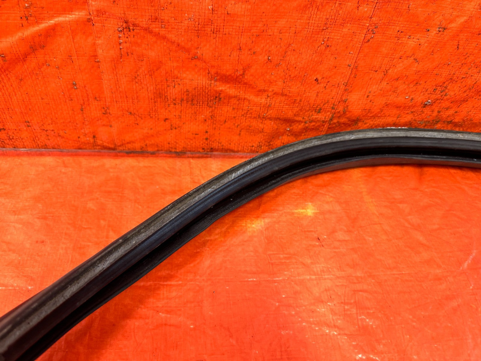 09 15 INFINITI G37 CONVERTIBLE   WINDSHIELD WEATHER STRIP   OEM FACTORY #3296