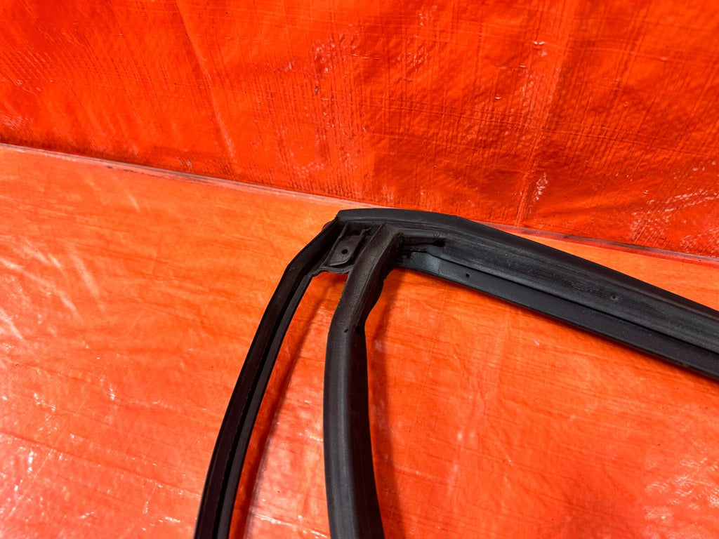 06 11 CIVIC 4D SEDAN DRIVER LEFT REAR DOOR WEATHER STRIP TRIM SEAL GASKET #28211