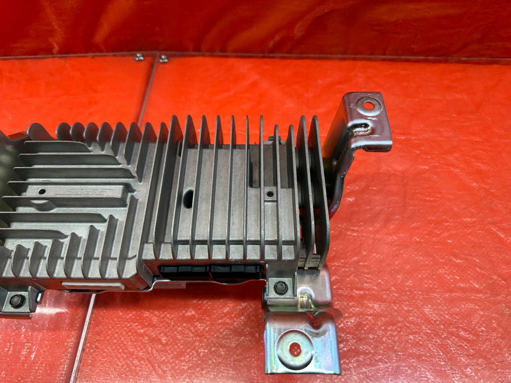 08 15 INFINITI G37 & Q60   2D COUPE   COMPLETE FACTORY BOSE AMPLIFIER   OEM #1904