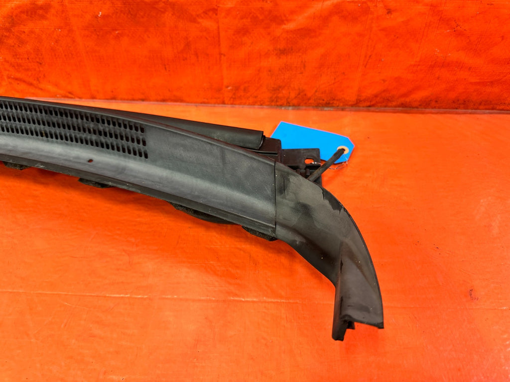 13 16 HYUNDAI GENESIS 2D COUPE   WINDSHIELD WIPER COWL   86150 2M000   OEM #32510